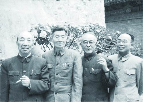 黄汲清:踏遍河山多旋回